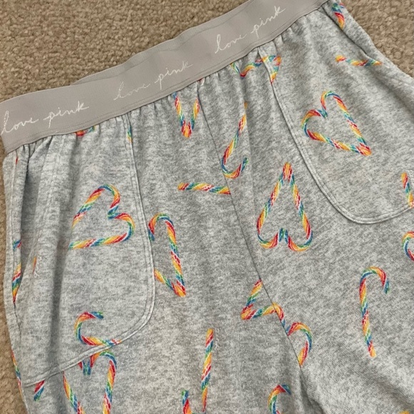 Adorable vs pink holiday jogger pjs. Vs pink pajama pants size small.💕🎄💕 - Picture 2 of 5